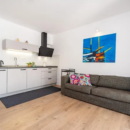 By The Sea Mandre, Pag - 13015 Kolan