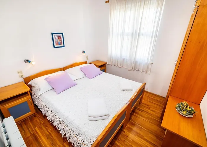 Appartamento By The Sea Mandre, Pag - 13015 *