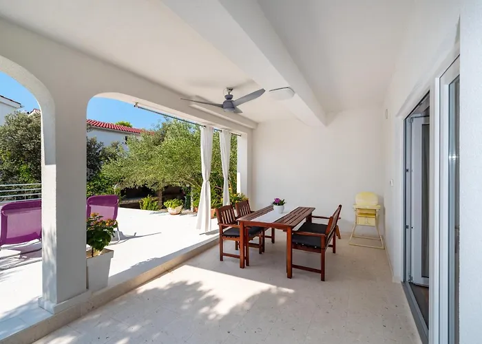 Appartamento By The Sea Mandre, Pag - 13015 Kolan