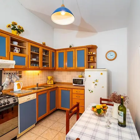 By The Sea Mandre, Pag - 13015 Apartment *