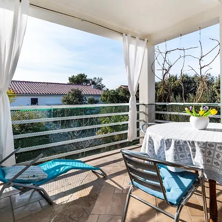 By The Sea Mandre, Pag - 13015 Apartment Kolan